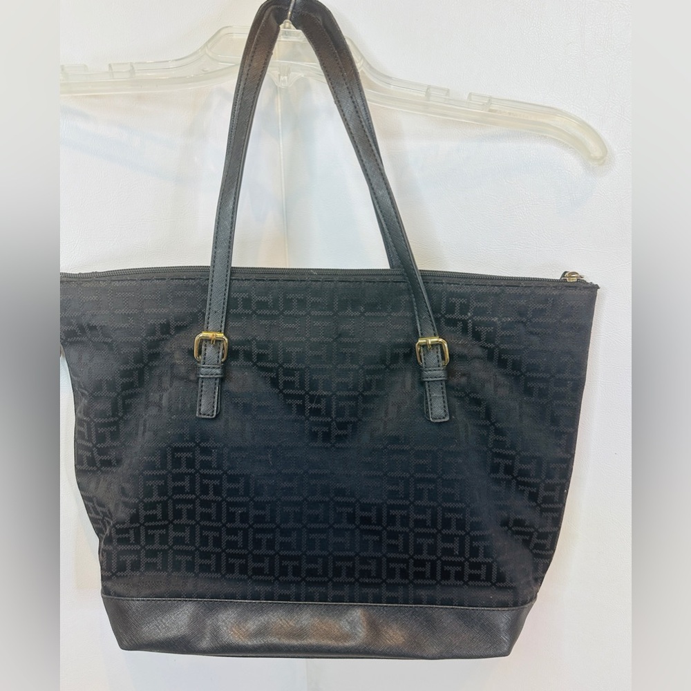 Tommy Hilfiger Black Signature Logo Tote Shoulder Bag w/ Gold Tone Purse Charm - Picture 2 of 8